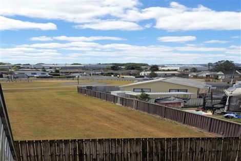 Photo of property in 2/24 Solveig Place, Randwick Park, Auckland, 2105