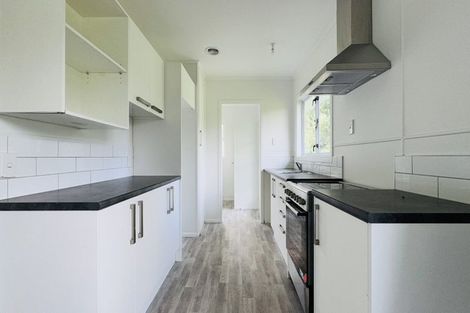 Photo of property in 12 Bittern Place, Henderson, Auckland, 0610