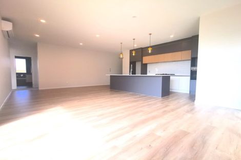 Photo of property in 69 Nobilo Road, Kumeu, 0810