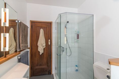 Photo of property in 129 Wadestown Road, Wadestown, Wellington, 6012