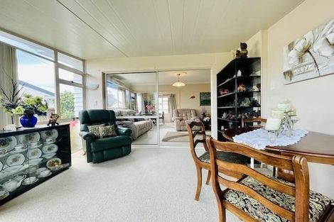 Photo of property in 146 Gloucester Street, Taradale, Napier, 4112