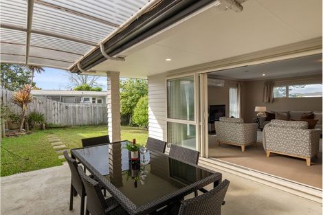 Photo of property in 13a Poto Street, Te Atatu South, Auckland, 0610