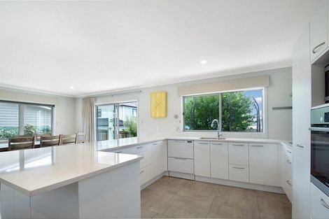 Photo of property in 91b Wharf Road, Te Atatu Peninsula, Auckland, 0610