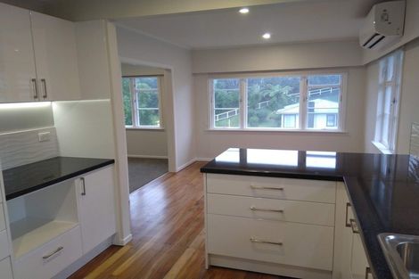 Photo of property in 103 Kenmore Street, Newlands, Wellington, 6037