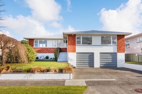 Photo of property in 37 Epsom Road, Hokowhitu, Palmerston North, 4410