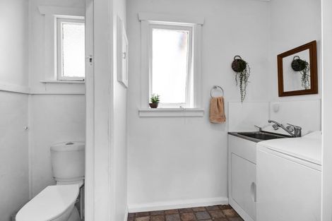 Photo of property in 383 Saint Aubyn Street, Moturoa, New Plymouth, 4310