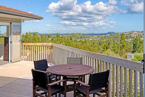 Photo of property in 52 Chelsea View Drive, Chatswood, Auckland, 0626