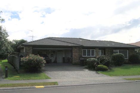 Photo of property in 19 Lakeside Drive, Orewa, 0931