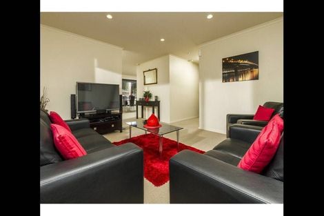 Photo of property in 10a Louvain Place, Greenhithe, Auckland, 0632