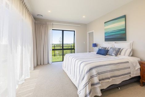 Photo of property in 75 Oak Road, Poraiti, Napier, 4112