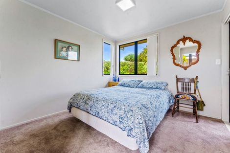 Photo of property in 381 Oaia Road, Muriwai, Waimauku, 0881