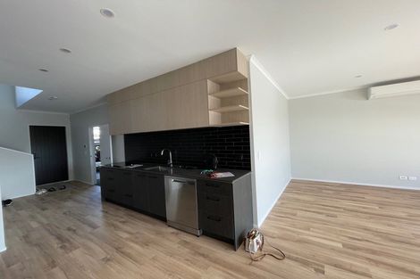 Photo of property in 23 William Calvert Drive, Swanson, Auckland, 0614