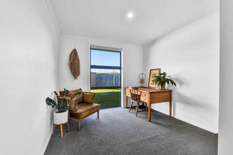 Photo of property in 17 Jersey Place, Bell Block, New Plymouth, 4312
