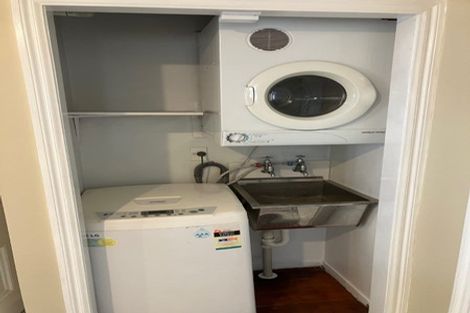 Photo of property in 19 Elizabeth Street, Mount Victoria, Wellington, 6011