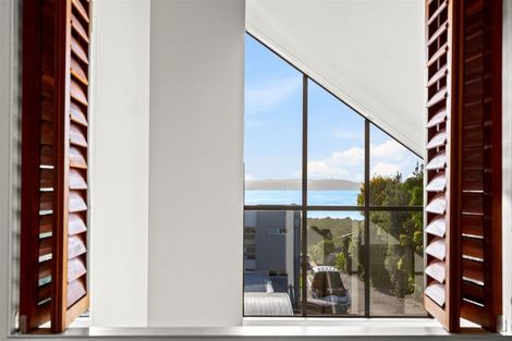 Photo of property in 86a Wiseley Road, West Harbour, Auckland, 0618