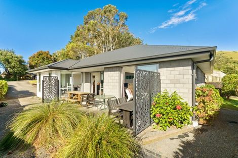 Photo of property in 210 Waikite Road, Welcome Bay, Tauranga, 3175