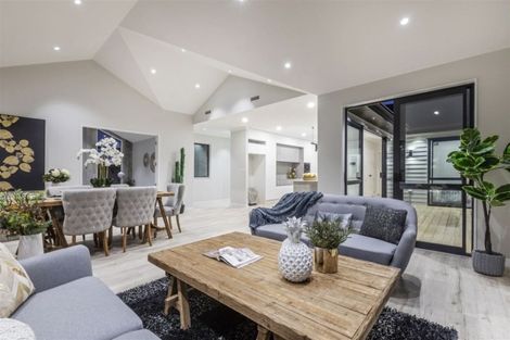 Photo of property in 7 William Blake Way, Riverhead, 0820