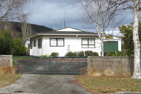 Photo of property in 23 Irwin Place, Kinloch, Taupo, 3377