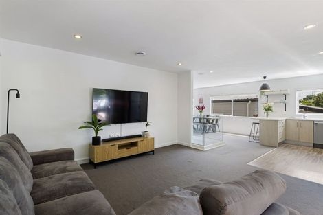Photo of property in 2c Zion Road, Birkenhead, Auckland, 0626