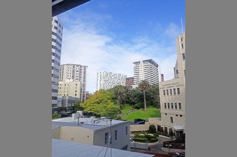 Photo of property in 1 Emily Place, Bellevue, Tauranga, 3110