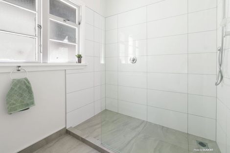 Photo of property in 122 The Parade, Island Bay, Wellington, 6023