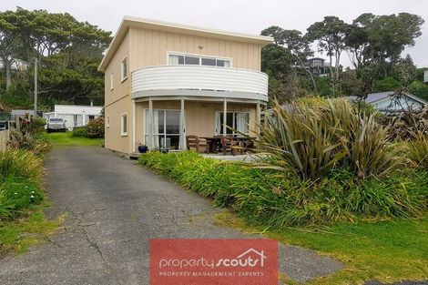 Photo of property in 33 Onaero Beach Road, Onaero, Waitara, 4383