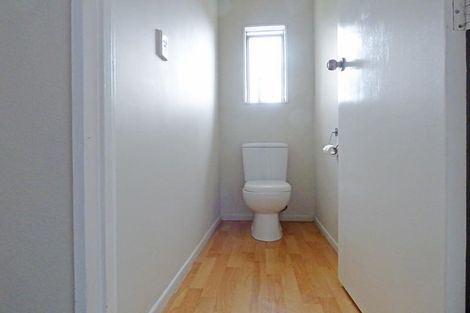 Photo of property in 1/8 Woodside Road, Massey, Auckland, 0614