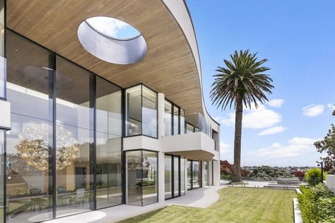 Photo of property in 92 Paritai Drive, Orakei, Auckland, 1071