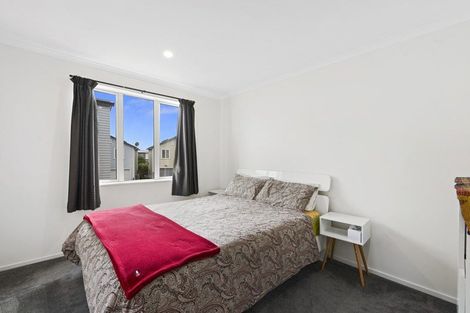 Photo of property in 20 Warbler Crescent, Papakura, 2110