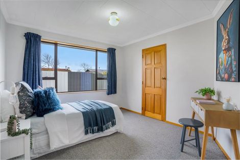 Photo of property in 1 Niddry Crescent, Winton, 9720