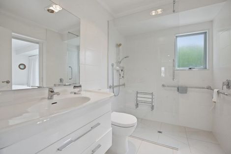Photo of property in 86a Gover Street, New Plymouth, 4310