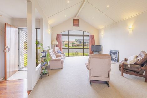 Photo of property in 14 Belgrove Place, Waipukurau, 4200
