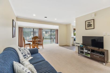 Photo of property in Redwood Village, 42/42 Main Road, Tawa, Wellington, 5028