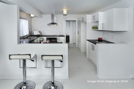 Photo of property in 2/14 Kelkirk Street, Kelston, Auckland, 0602