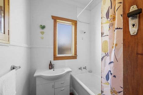 Photo of property in 64 Lorna Street, Lynmouth, New Plymouth, 4310