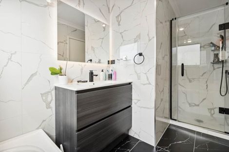 Photo of property in 19 The Enclave, Totara Heights, Auckland, 2105