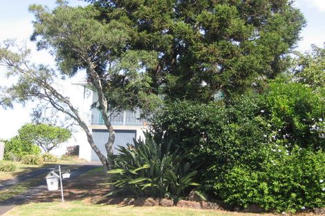 Photo of property in 17 Marlborough Avenue, Glenfield, Auckland, 0629