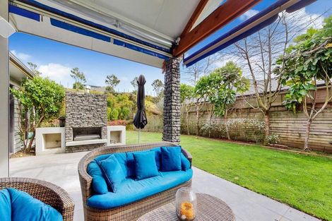 Photo of property in 11 Links Drive, Waiwhakaiho, New Plymouth, 4312