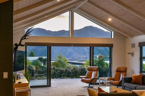 Photo of property in 1 Clearview Street, Wanaka, 9305