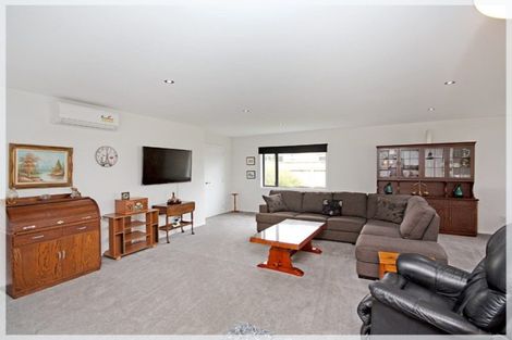 Photo of property in 4 Oxnam Place, Foxton Beach, Foxton, 4815