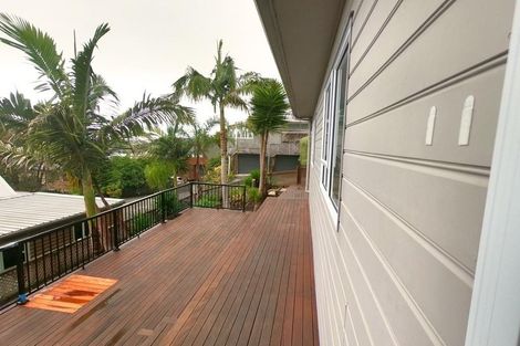 Photo of property in 1/57b Woodlands Crescent, Browns Bay, Auckland, 0630