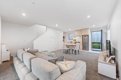 Photo of property in 52f Vodanovich Road, Te Atatu South, Auckland, 0610