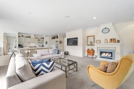 Photo of property in 35 Hobbs Road, Matakatia, Whangaparaoa, 0930