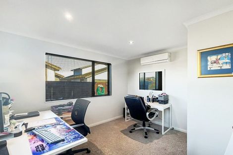 Photo of property in 33 Rosalie Terrace, Kelvin Grove, Palmerston North, 4414