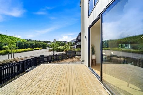 Photo of property in 15 Nerita Place, Long Bay, 0630