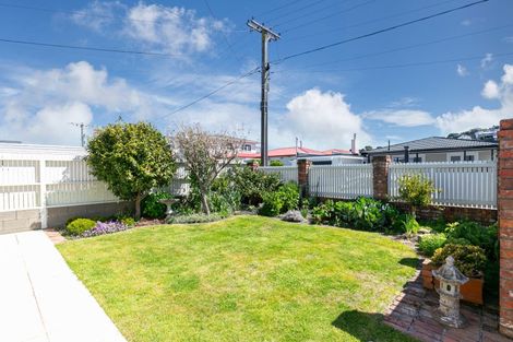 Photo of property in 7 Harbour Park Terrace, Khandallah, Wellington, 6035
