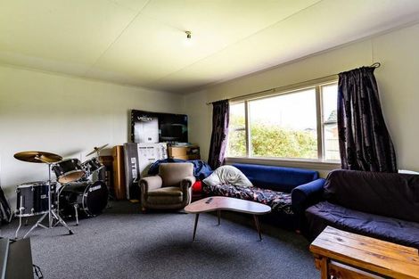 Photo of property in 15 Timaru Road, Waimate, 7924