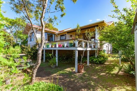 Photo of property in 118 Everitt Crescent, Whangamata, 3620