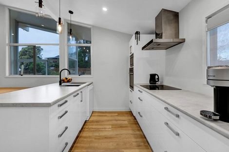 Photo of property in 9 Bronte Place, Whalers Gate, New Plymouth, 4310