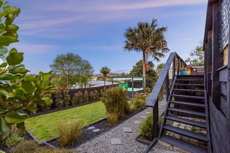 Photo of property in 5b Kauri Road, Stanmore Bay, Whangaparaoa, 0932